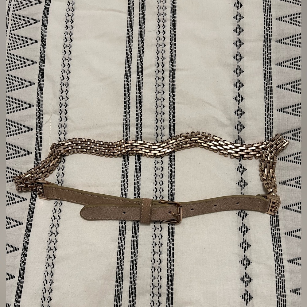 BCBGMAXAZRIA gold chain belt